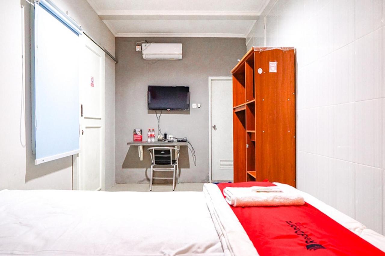 Hotel Reddoorz @ Citraland Surabaja Zewnętrze zdjęcie