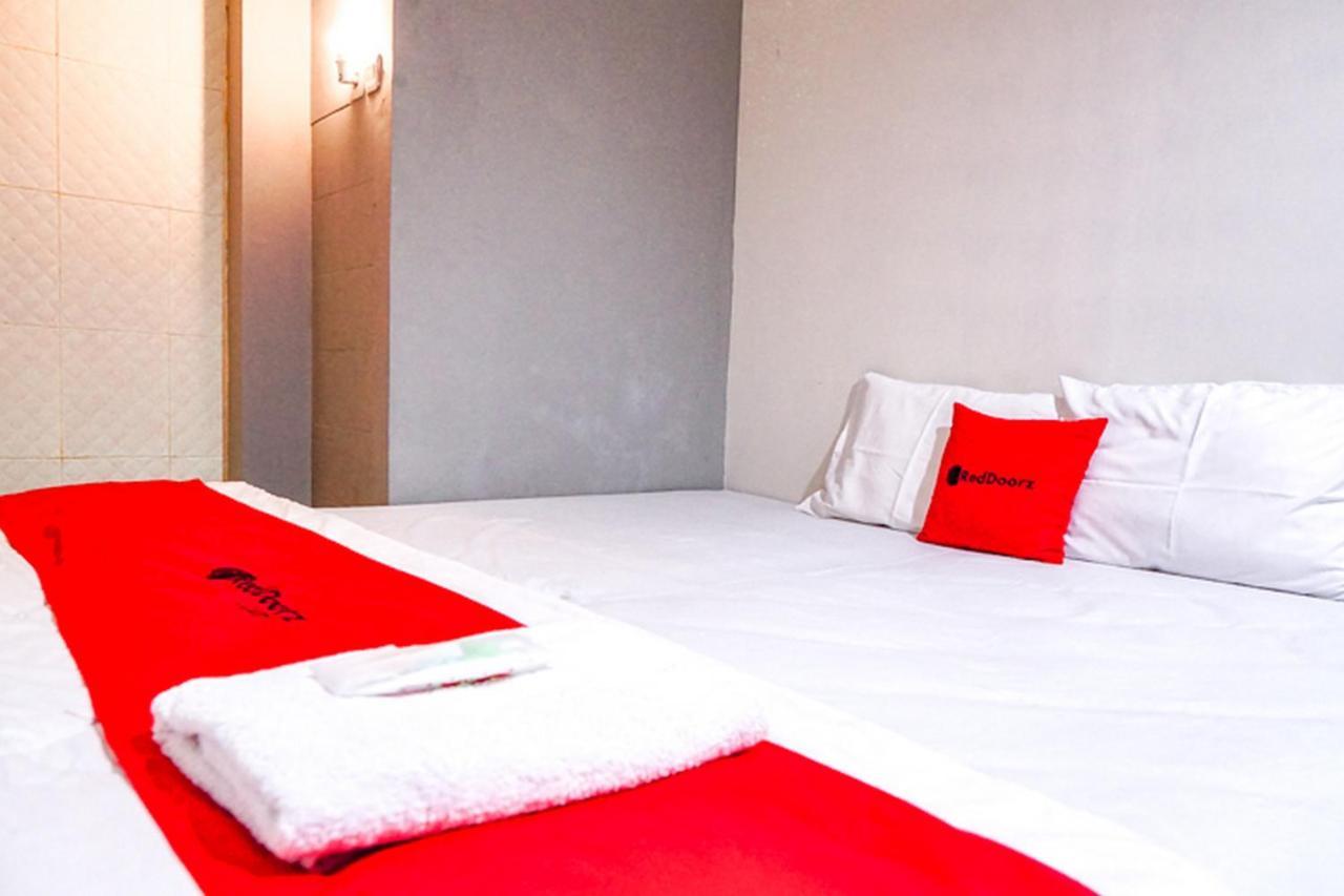 Hotel Reddoorz @ Citraland Surabaja Zewnętrze zdjęcie