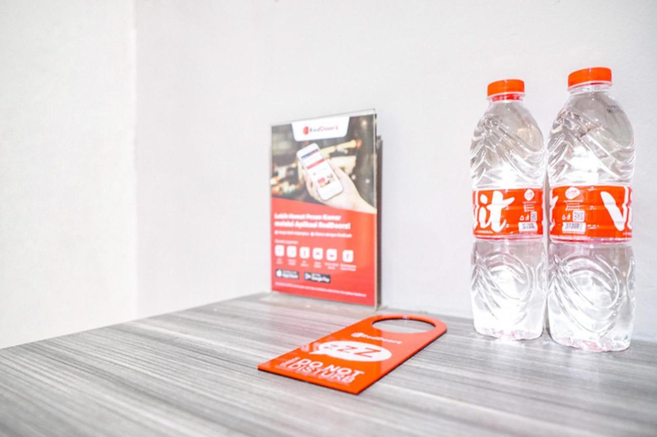 Hotel Reddoorz @ Citraland Surabaja Zewnętrze zdjęcie