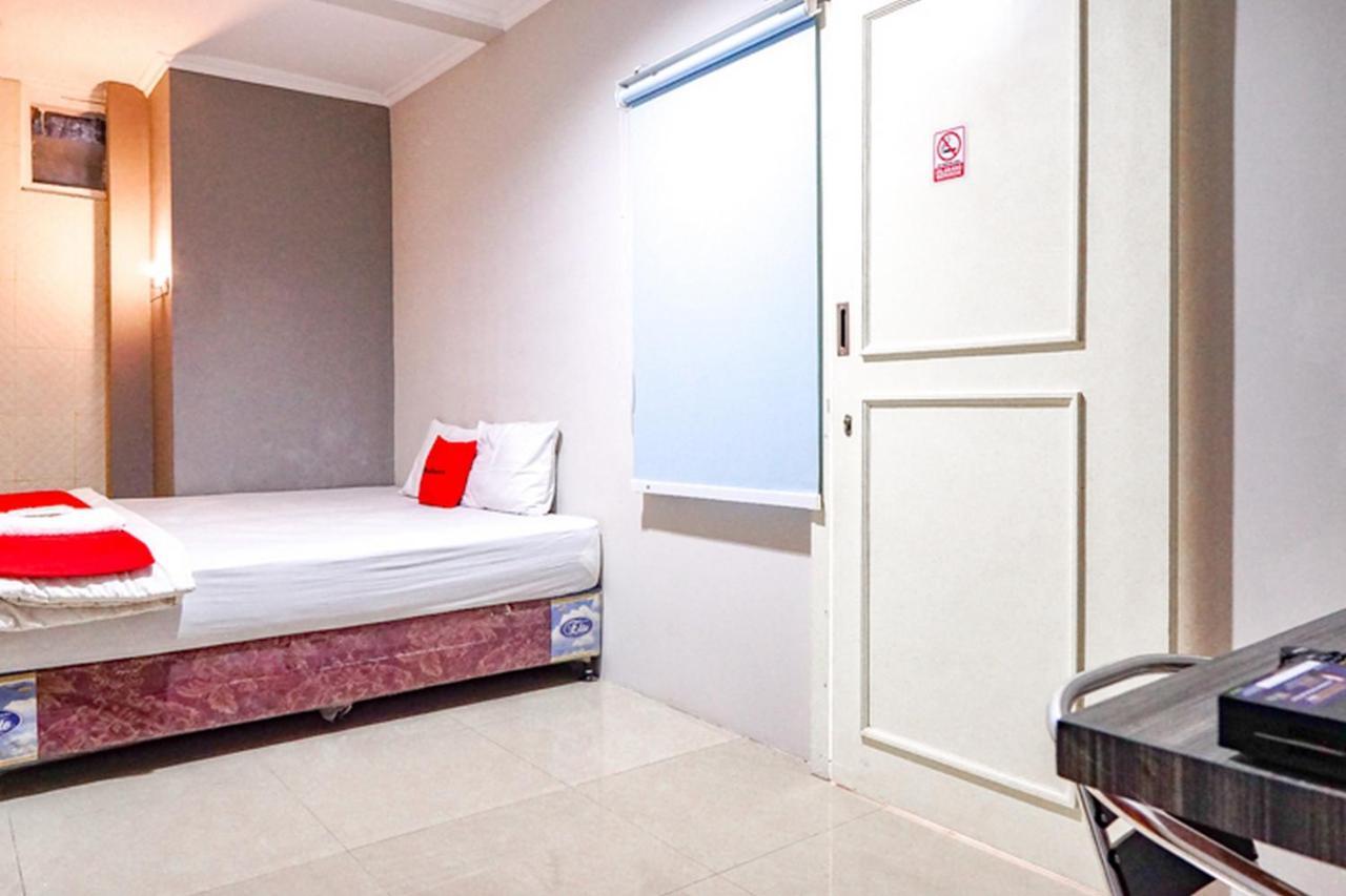 Hotel Reddoorz @ Citraland Surabaja Zewnętrze zdjęcie
